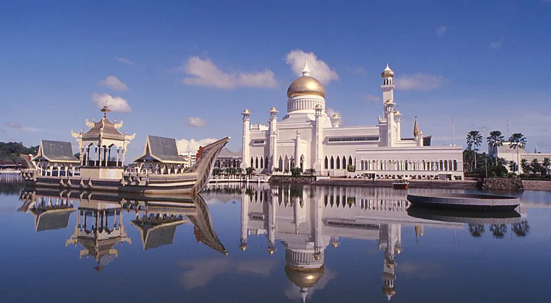 Sultan Ömer Ali Seyfeddin Camii · Brunei