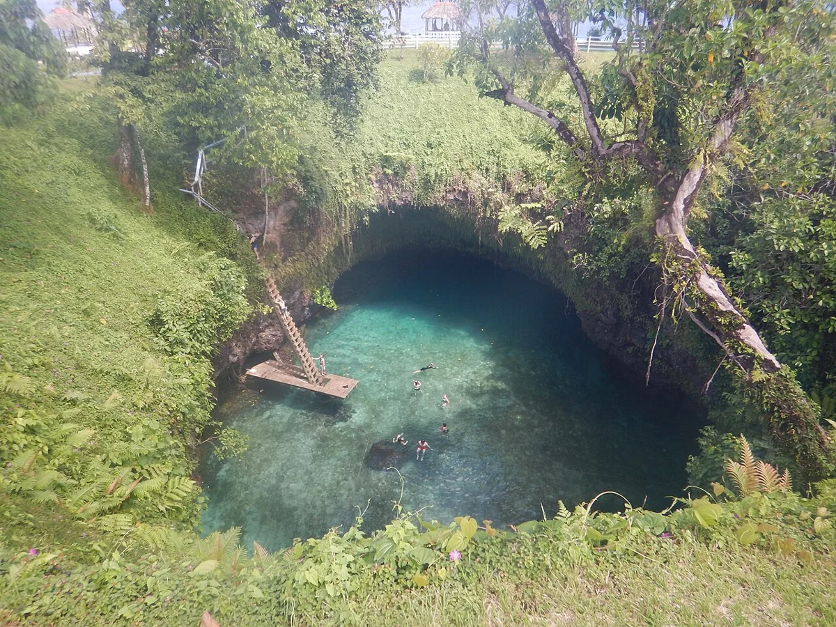 To Sua Ocean Trench · Samoa